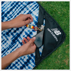 Slowtide X New Balance Camp Blanket | New Balance Accessories Indigo/White - Women/Men