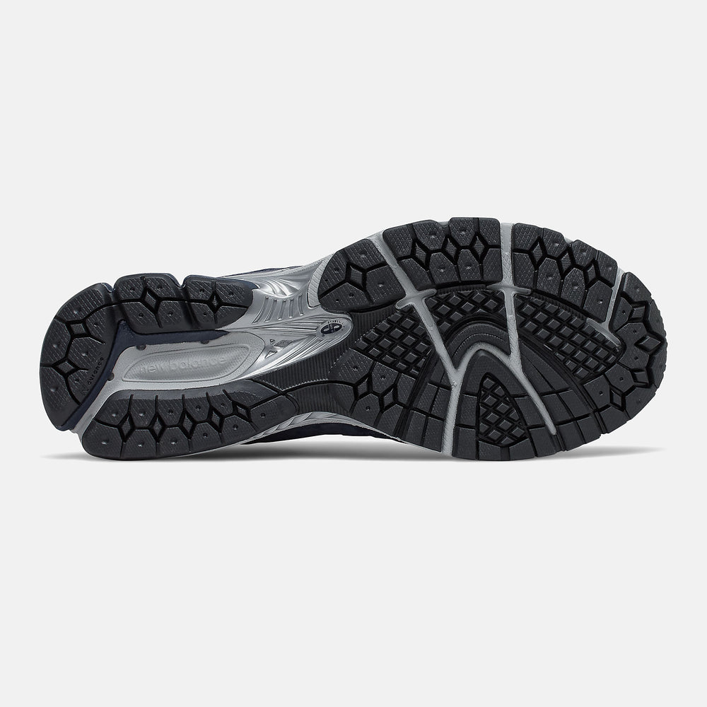 2002R | New Balance Shoes NB Navy/Silver Metallic - Men