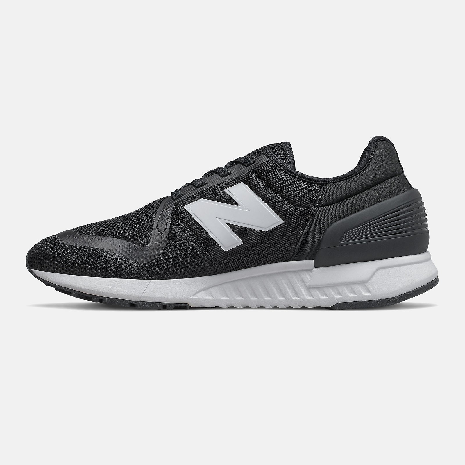 247S | New Balance Shoes Black/Munsell White - Men