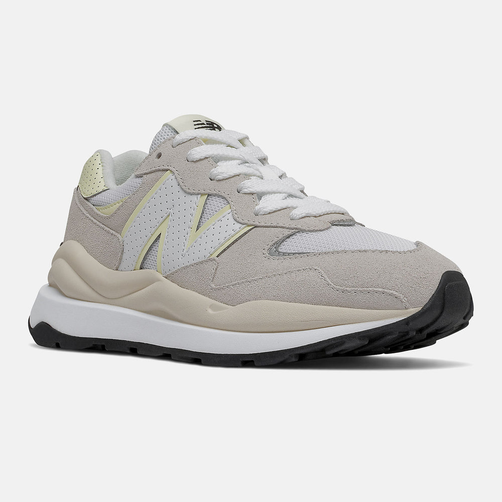 57/40 | New Balance Shoes Gold/Aspen - Women