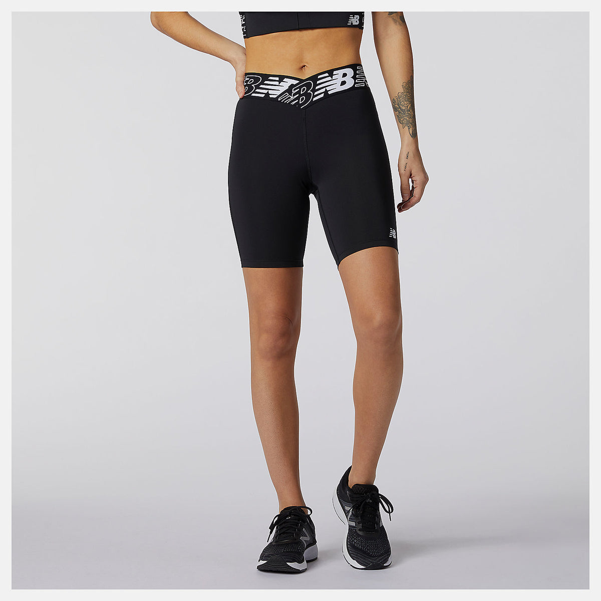 Relentless 8 inch Fitted Short | New Balance Clothing Black - Women