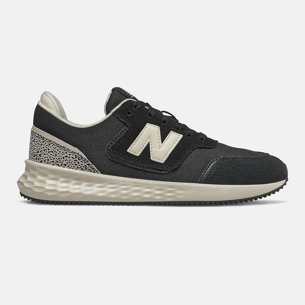 X-70 | New Balance Shoes Black/Munsell White - Women