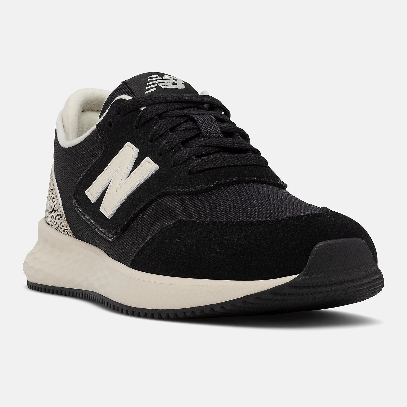 X-70 | New Balance Shoes Black/Munsell White - Women