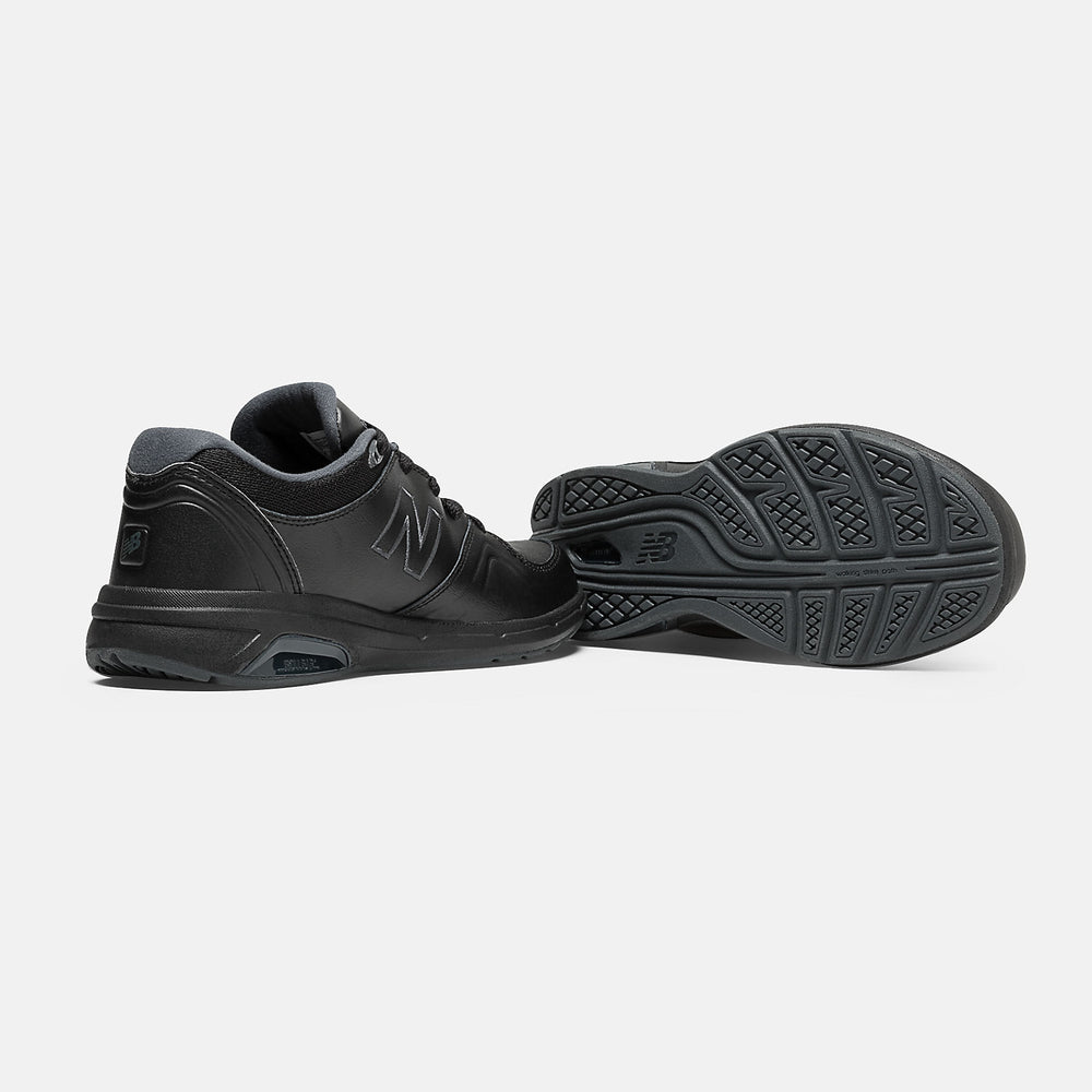 813 | New Balance Shoes Black - Women